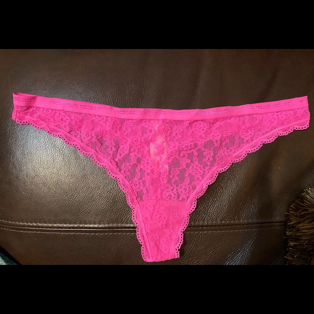 New Pink Lace front Victoria’s Secret fashion show